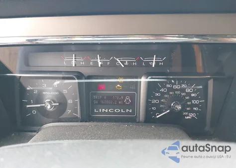 2011 Lincoln Navigator z USA, uszkodzony, nr VIN 5LMJJ2J56BEJ00836